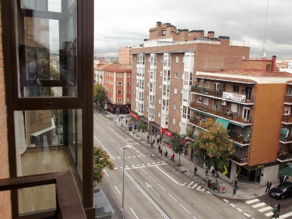 Apartamentos Urgel Madrid Exterior foto